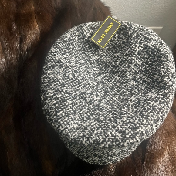 Authentic Amiee Lynn Cap. Perfect For Winter! - Picture 3 of 3